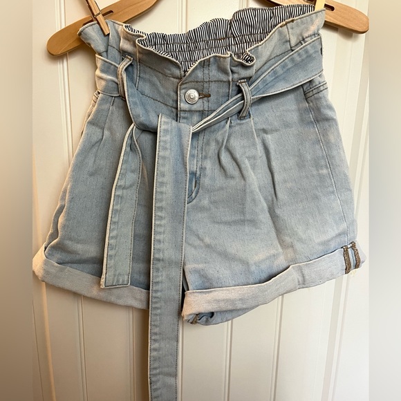 Dex High Rise Belted Shorts - Picture 3 of 4